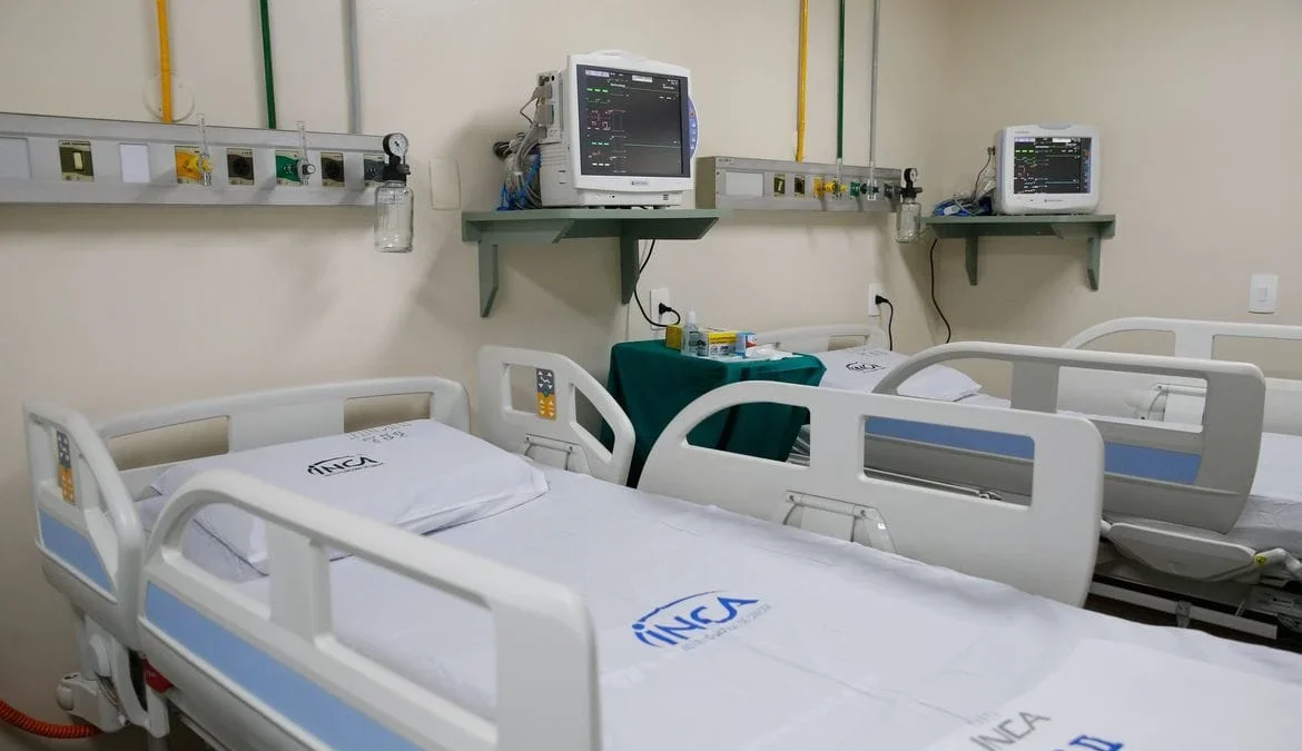 Brasil deve registrar 704 mil casos de câncer ao ano entre 2023 e 2025 1 A previsão é do Instituto Nacional de Câncer (Inca) e foi divulgada em razão do Dia Nacional de Combate ao Câncer, lembrado nesta