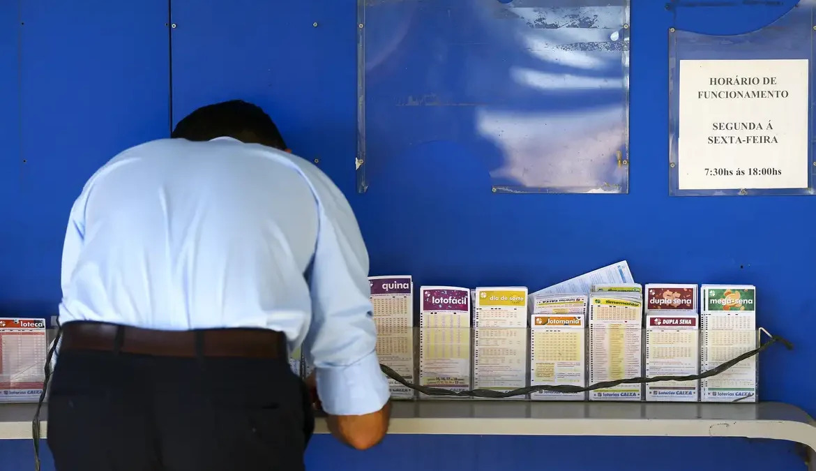Mega da Virada vai pagar o maior prêmio da história 1 As apostas para concorrer ao prêmio da Mega-Sena da Virada podem ser feitas a partir desta segunda-feira (13)