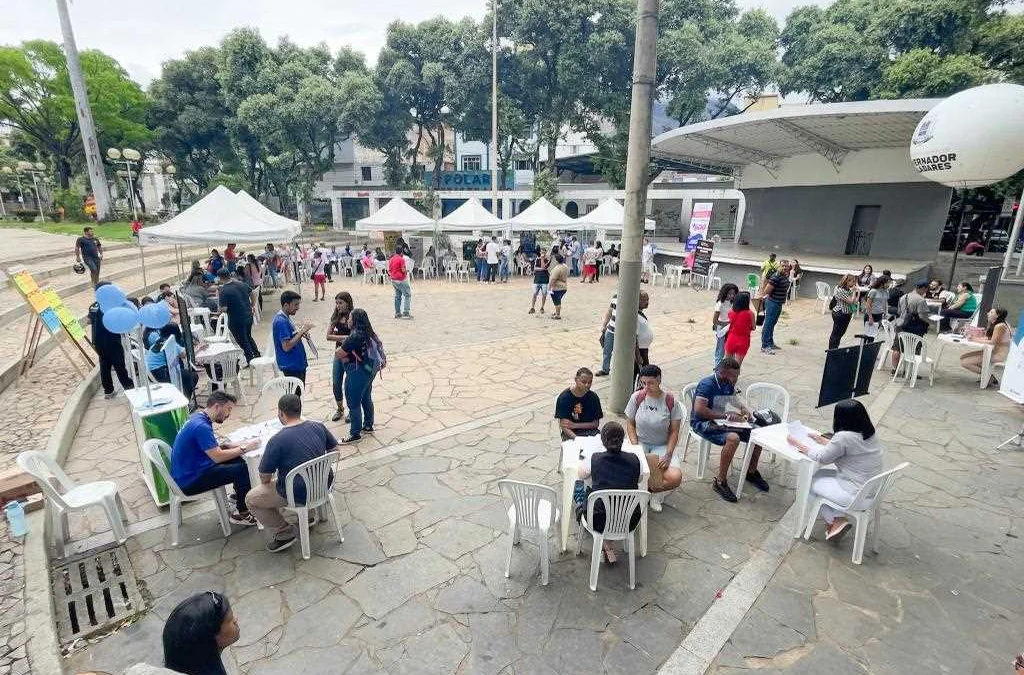 Atenção, empresas de Valadares: participem do Mutirão de Empregos 1 O mutirão está marcado para o dia 21 de novembro, de meio-dia às 17h, na praça dos Pioneiros