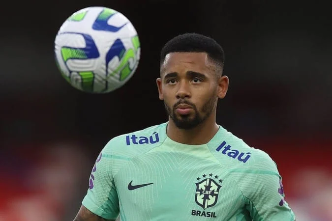 Seleção Brasileira inicia preparação para enfrentar a Argentina 1 Gabriel Jesus em ação durante o treino