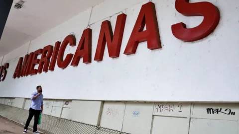 Americanas divulga prejuízo de R$ 19,1 bi em 2021 e 2022