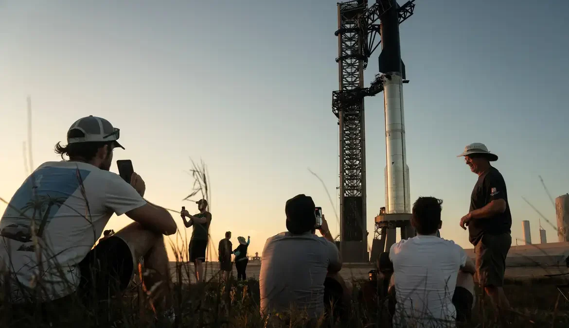 A empresa de foguetes SpaceX deve lançar, nesta manhã (às 10h) de sábado (18),o foguete Starship (apontada como a mais poderosa do mundo)