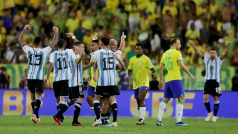 Eliminatórias: Brasil perde de 1 a 0 para Argentina no Maracanã 1 Eliminatórias: Brasil perde de 1 a 0 para Argentina no Maracanã