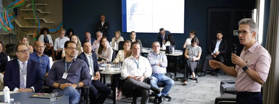 Minas integra ação para fortalecer instituição responsável por apoiar milhares de crianças e jovens 1 O governador Romeu Zema e o vice-governador, Professor Mateus, participaram da apresentação do evento "Esta Obra não pode parar", que traz