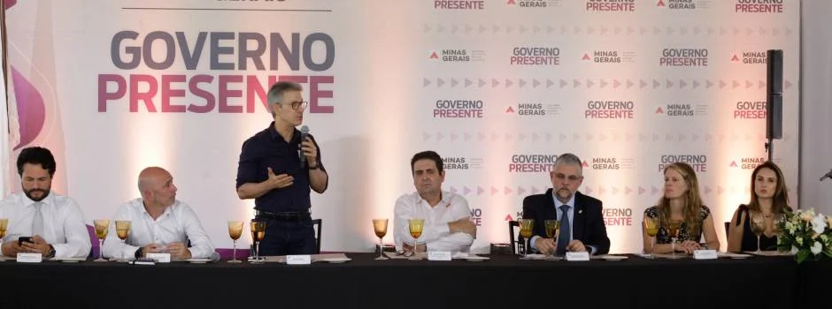 Trabalhando de forma transparente com os prefeitos mineiros, o governador Romeu Zema se reuniu com prefeitos de todo o estado