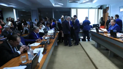 Comissão do Senado aprova taxação de fundos exclusivos