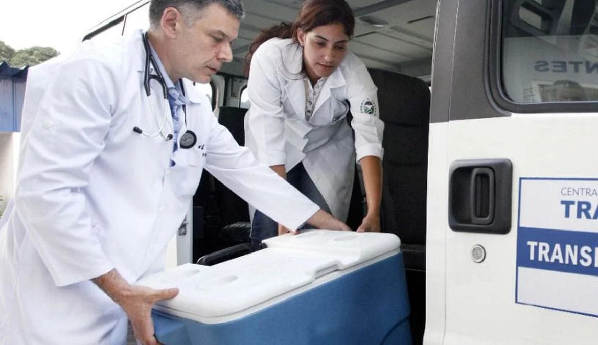 Lei institui política para incentivar doação e transplante de órgãos 1 A lei que cria a Política Nacional de Conscientização e Incentivo à Doação e Transplante de Órgãos e Tecidos foi sancionada pelo presidente