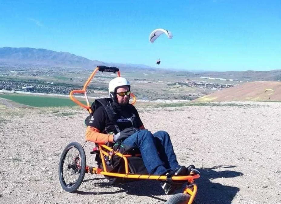 Valadarense disputará Campeonato Mundial de Parapente 1 O piloto valadarense Maxwell Machado Vilela vai representar nossa cidade e país na disputa