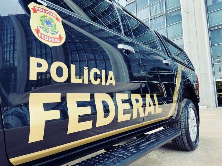 PF faz ação contra suspeita de corrupção na previdência de Campos 1 Policiais federais cumpriram nesta terça-feira (28) mandados de busca e apreensão para apurar suspeita de corrupção no Instituto