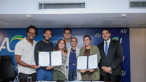 Governo e ambientalistas fazem acordo sobre redução de emissões