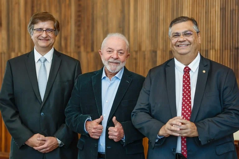 Presidente Lula indica Flávio Dino ao STF e Paulo Gonet à PGR 1 Paulo Gonet, Lula e Flávio Dino