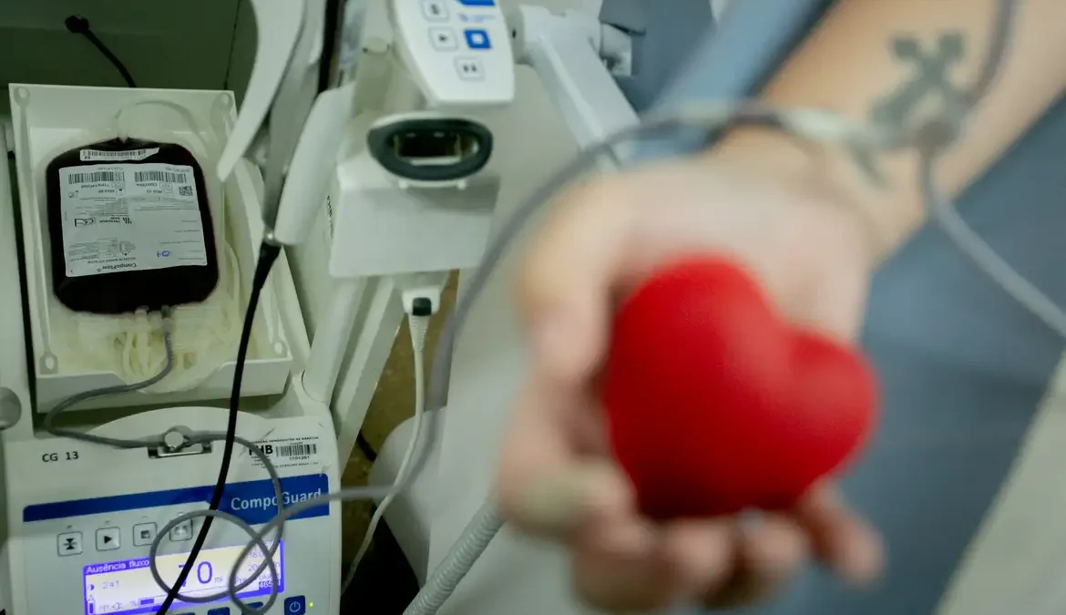 App que incentiva doação de sangue já pode ser baixado 1 O aplicativo Hemovida, que tem como proposta valorizar a doação voluntária de sangue e facilitar a captação de doadores, está disponível
