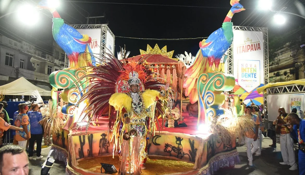 Maricá (RJ) -- A Escola de Samba União de Maricá é campeã do carnaval pela Série Prata e garantiu vaga para desfilar pela primeira vez