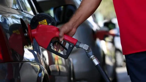 ANP divulga fiscalização de combustíveis em 13 unidades da Federação