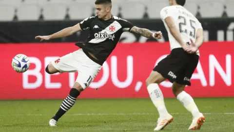 Vasco e Corinthians jogam para se afastar da zona do rebaixamento 3 Vasco e Corinthians jogam para se afastar da zona do rebaixamento