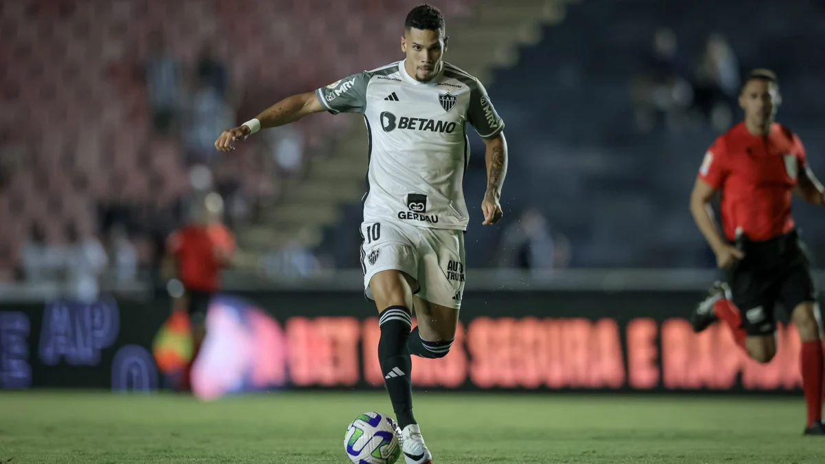 Pela 32ª rodada do Campeonato Brasileiro, o Atlético empatou com o América por 1 a 1, neste sábado (4), no Parque do Sabiá, em Uberlândia