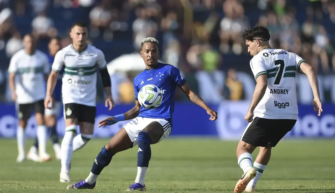 O Superior Tribunal de Justiça Desportiva do Futebol (STJD) decidiu, nesta quarta-feira (16), punir Coritiba e Cruzeiro com partidas