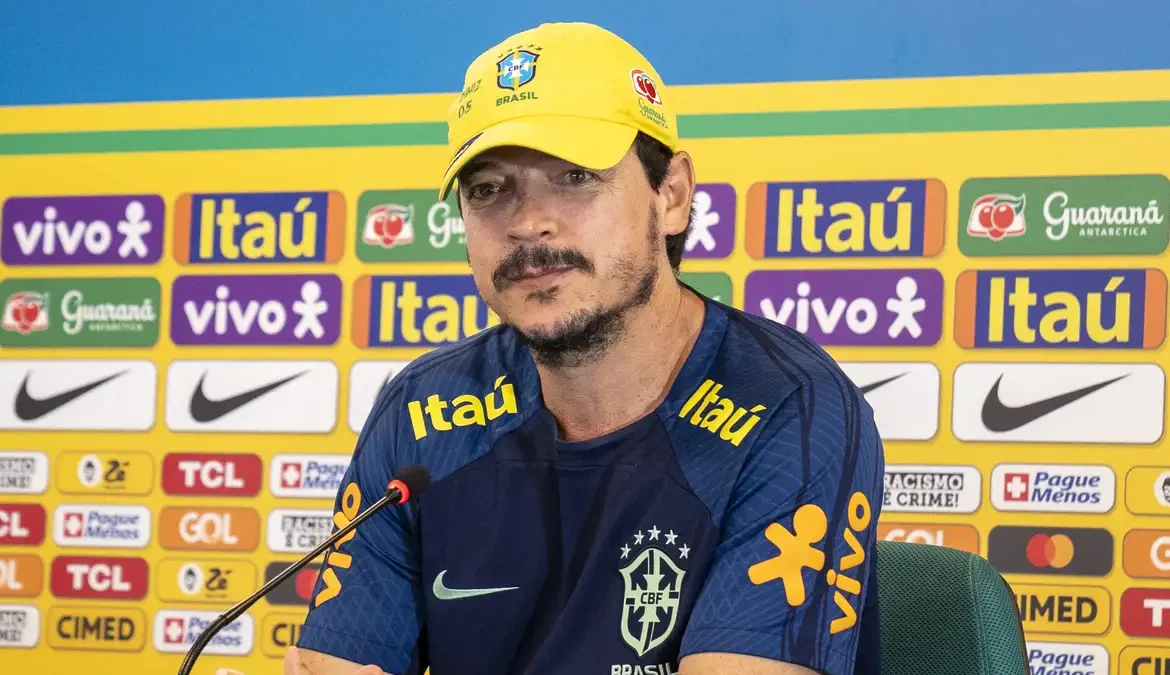 O técnico Fernando Diniz afirmou que espera dificuldades no jogo das Eliminatórias para a Copa do Mundo de 2026 contra a Colômbia