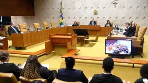 STF começa a analisar ação que pede plano nacional contra racismo