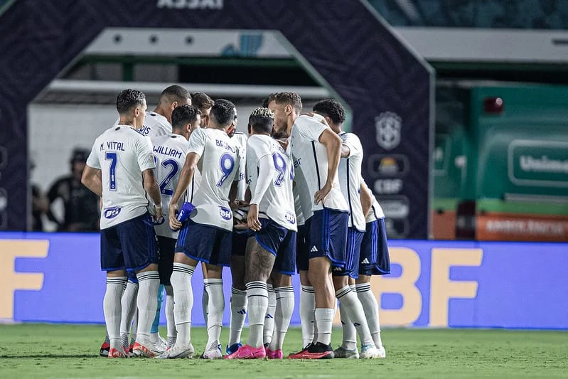 Com apoio da Nação Azul no Mineirão, Cruzeiro enfrenta o Athletico-PR pela antepenúltima rodada do Brasileirão 1 Desta vez, a batalha será no Mineirão, às 20h, contra o Athletico Paranaense
