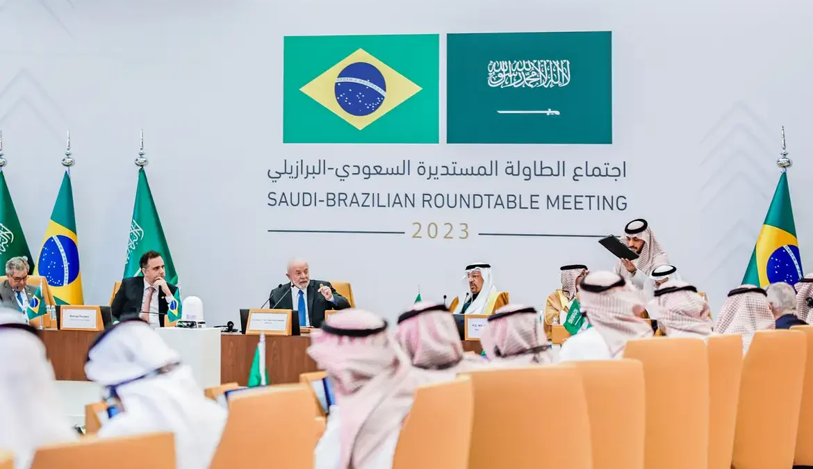 Lula destaca investimentos brasileiros em energia verde 1 Em discurso a empresários brasileiros e sauditas, nesta quarta-feira (29), o presidente Luiz Inácio Lula da Silva falou sobre as