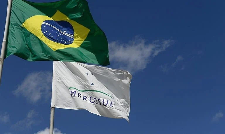 Governo Federal lança página dedicada à Cúpula Social do Mercosul 1 O Governo Federal lançou nesta segunda-feira (27) uma página dedicada à Cúpula Social do Mercosul