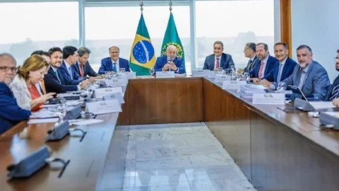 Em reunião com o presidente Lula, Juscelino Filho fala sobre o avanço da conectividade nas escolas 7 Em reunião com o presidente Lula, Juscelino Filho fala sobre o avanço da conectividade nas escolas
