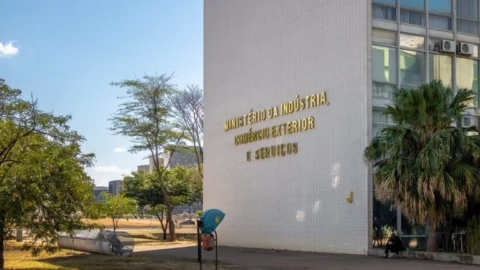 Novas regras fortalecem combate ao comércio desleal 9 Novas regras fortalecem combate ao comércio desleal