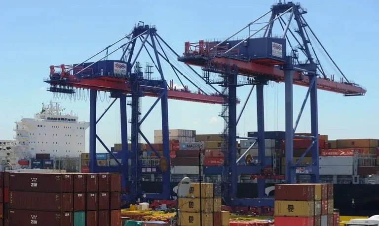 O governo brasileiro anuncia, com satisfação, a abertura de seis novos mercados agrícolas, sendo dois na Colômbia e quatro no Japão