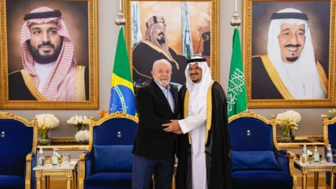 Presidente Lula chega à Arábia Saudita para reuniões bilaterais 5 Presidente Lula chega à Arábia Saudita para reuniões bilaterais
