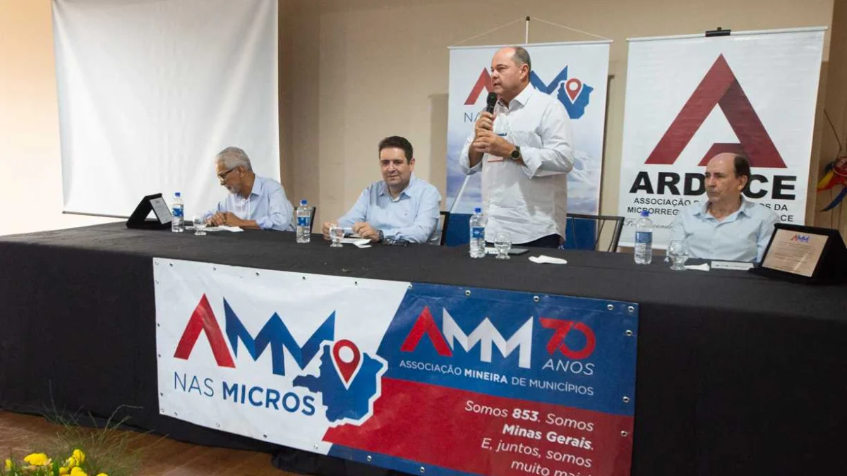 Prefeitos da região discutem crise financeira em encontro da AMM 1 A Associação Mineira de Municípios (AMM) realizou na manhã desta quinta-feira (9), no auditório da 8ª Risp em Governador Valadares,