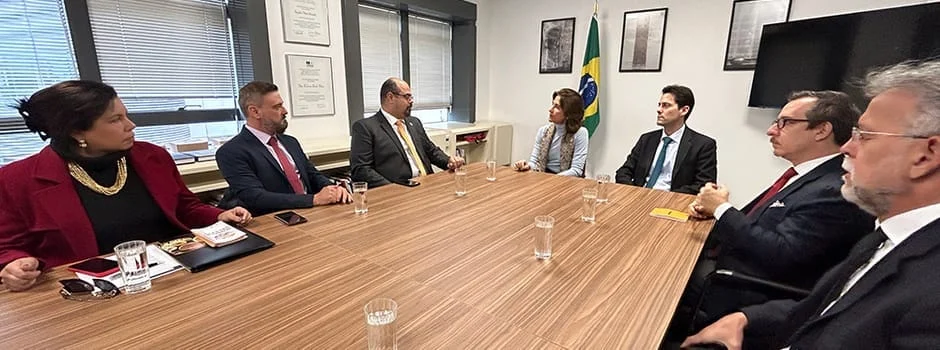 Governo de Minas reforça candidatura dos Modos de Fazer o Queijo Minas Artesanal como Patrimônio Cultural Imaterial da Humanidade pela Unesco 1 Durante a reunião, a embaixadora e o conselheiro do setor de cultura disseram acreditar em um parecer positivo da Unesco