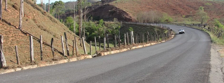 Provias: obras entre Viçosa e Porto Firme já têm 60% dos serviços executados 1 As obras de recuperação funcional do pavimento rodoviário no trecho já atingem um percentual de mais de 60% dos serviços executados