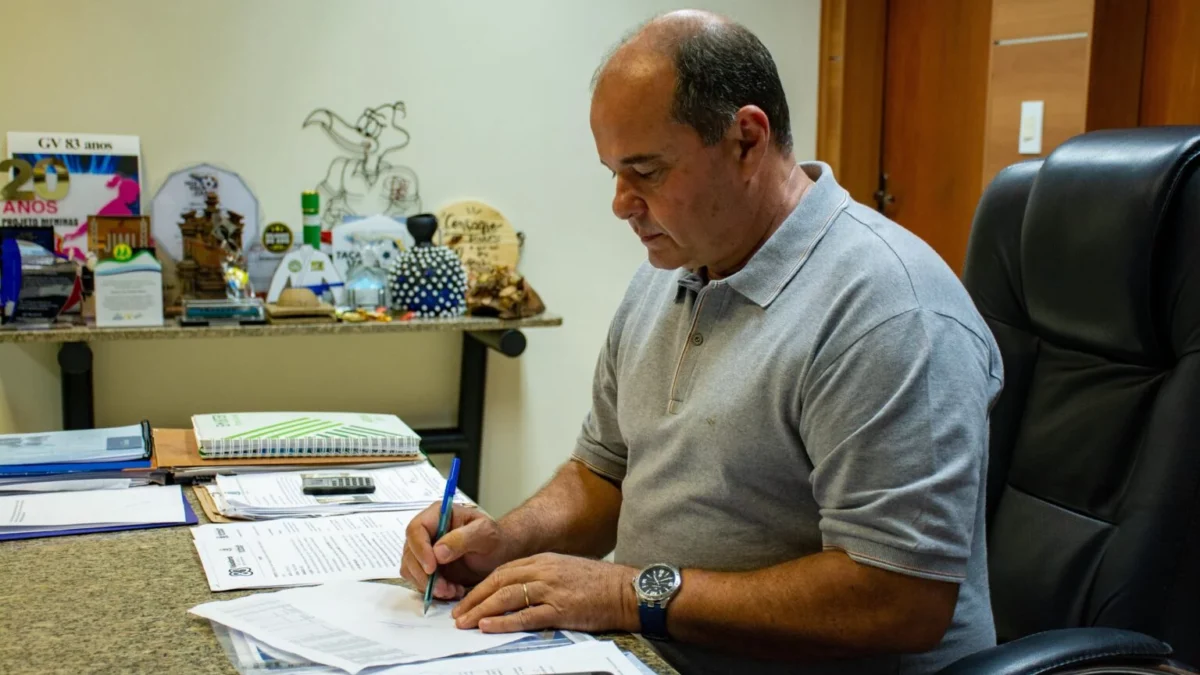 Na tarde desta terça-feira (7), o prefeito André Merlo encaminhou à Câmara de Vereadores o Projeto de Lei que institui o regime jurídico