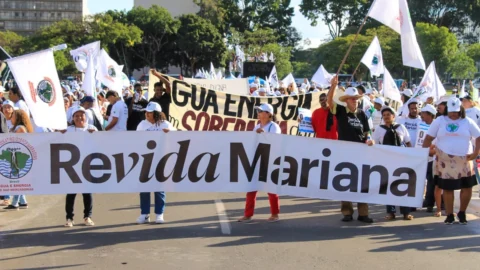 Advogados apoiam e participam de manifestação do MAB contra a tragédia de Mariana 6 Advogados apoiam e participam de manifestação do MAB contra a tragédia de Mariana