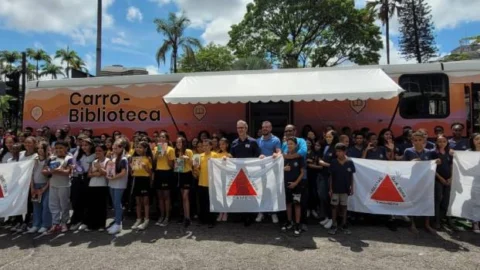 Governo de Minas inaugura o novo Carro-Biblioteca