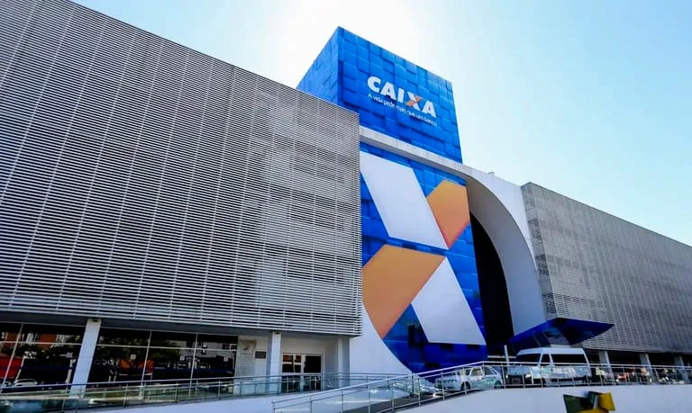 CAIXA tem lucro líquido de R$ 3,2 bilhões no 3º trimestre de 2023 e de R$ 7,8 bilhões até setembro 1 A CAIXA, o maior banco brasileiro em número de clientes, crédito, contas digitais e depósitos em poupança, anuncia o seu resultado