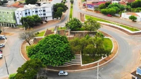 Abaeté e Esmeraldas recebem projetos para entrega de máquinas de recuperação de estradas e gestão de resíduos sólidos 3 Abaeté e Esmeraldas recebem projetos para entrega de máquinas de recuperação de estradas e gestão de resíduos sólidos