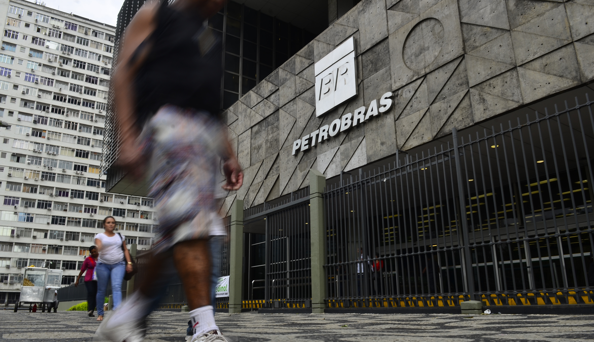 Petrobras atinge novo recorde na produção de diesel S-10 1 A Petrobras informou que atingiu um novo recorde na produção de diesel S-10, em outubro deste ano