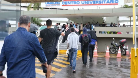 Prova do Enade será aplicada a partir das 13h30; portões fecham às 13h