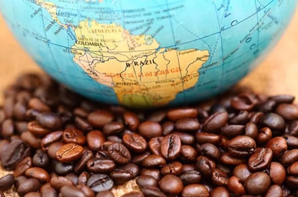 O total das exportações dos Cafés do Brasil, no acumulado de dez meses, especificamente no período de janeiro a outubro de 2023, atingiu