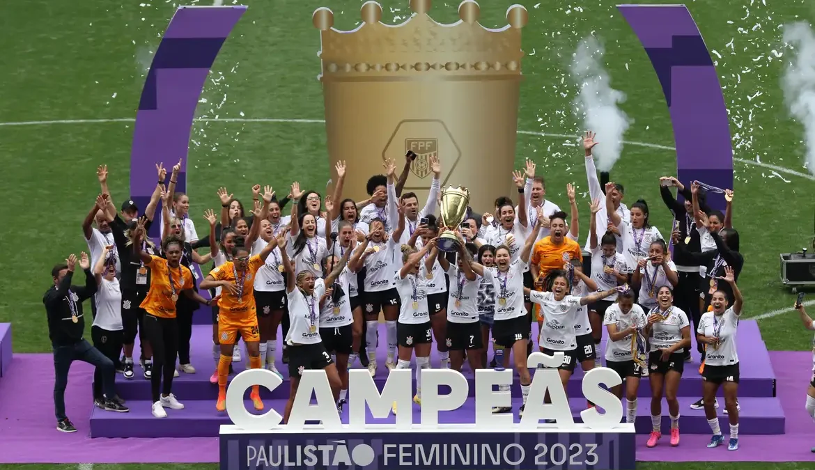 Os times femininos do Corinthians (também conhecido como As Brabas) e do Internacional (Gurias Coloradas) conquistaram o título estadual