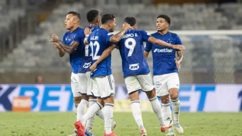 Cruzeiro encara decisão contra o Goiás, nesta segunda-feira, no fechamento da 35ª rodada do Brasileirão