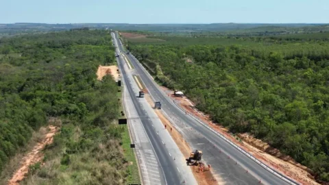 Mais 11 quilômetros de vias duplicadas são entregues na BR-135 4 Mais 11 quilômetros de vias duplicadas são entregues na BR-135