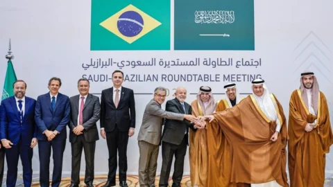 Visita à Arábia Saudita marca nova era nas relações com o Brasil, diz presidente Lula