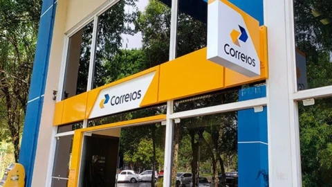 Trabalhadores dos Correios avaliam greve na semana da Black Friday