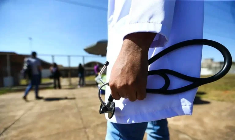 A prova é estruturada em um conjunto de dez estações