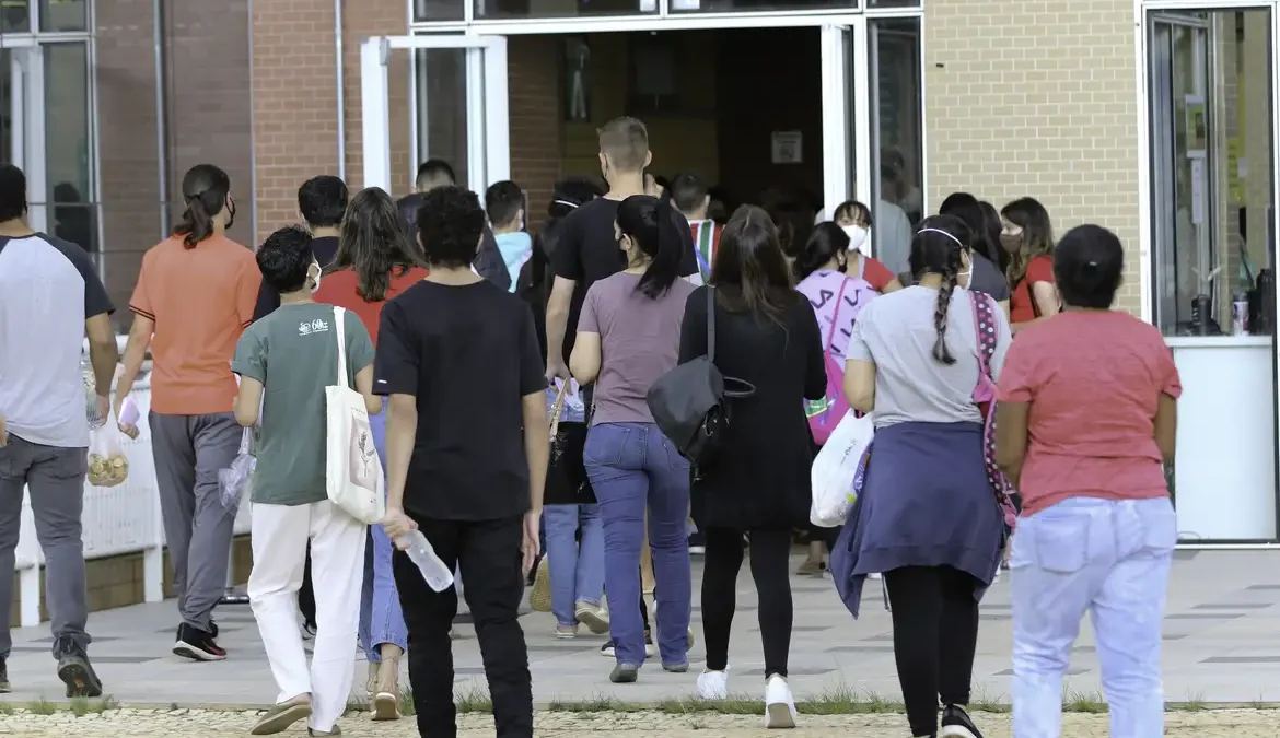 Inscrições para vagas remanescentes do Fies terminam quinta-feira 1 O período de inscrição para vagas remanescentes do Fundo de Financiamento Estudantil (Fies) termina na próxima quinta-feira (30)