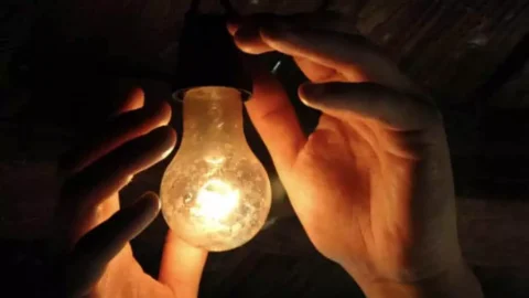 Moradores do Rio fazem protestos contra falta de energia