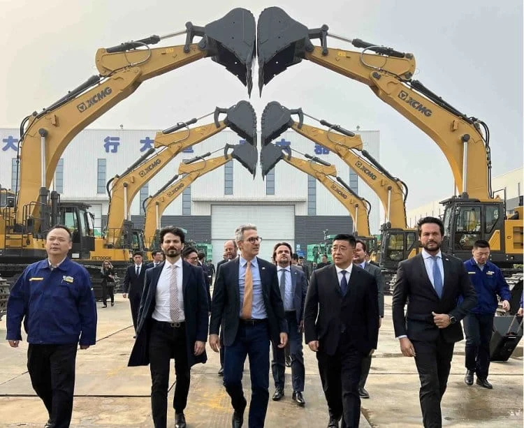 Durante visita de comitiva de Minas na China, empresa XCMG anunciou ampliação de parque industrial e produção de caminhões elétricos no Sul